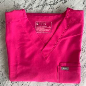 FIGS LEON IN SHOCKING PINK SIZE LARGE